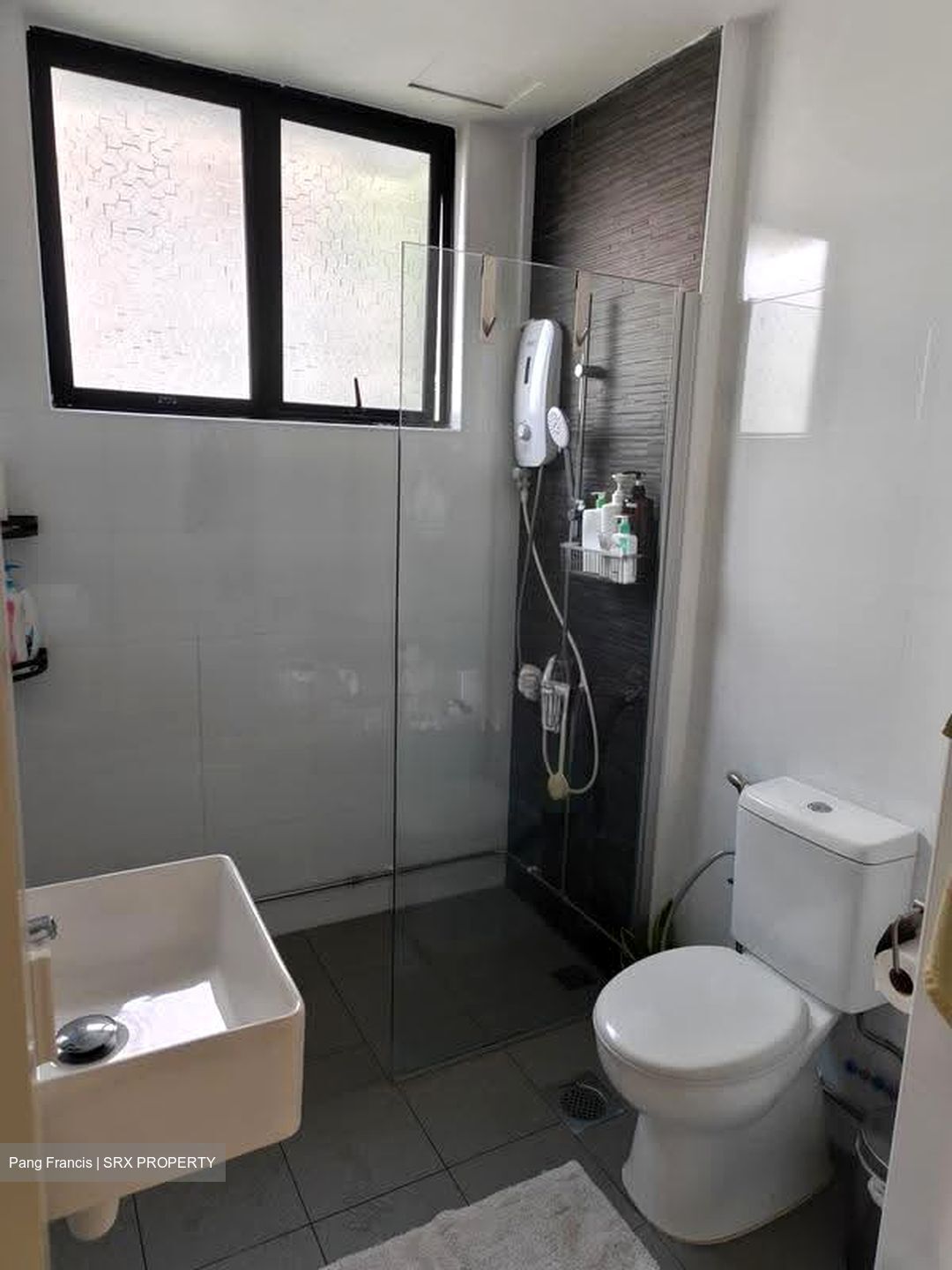 Silahis Apartments (D15), Apartment #634205521